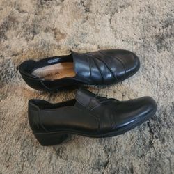 Womens Dress Shoes Size 9.5. M