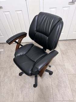 Black Leather Office Chair for $60 OBO Must Pick Up By Or Before Thursday, June 11th 2026