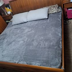 Free King Bed Frame And Mattress 