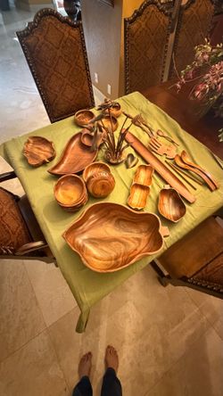 Monkey pod wood serving set