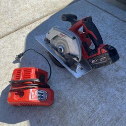 Milwaukee Battery Powered Saw. Great Condition 