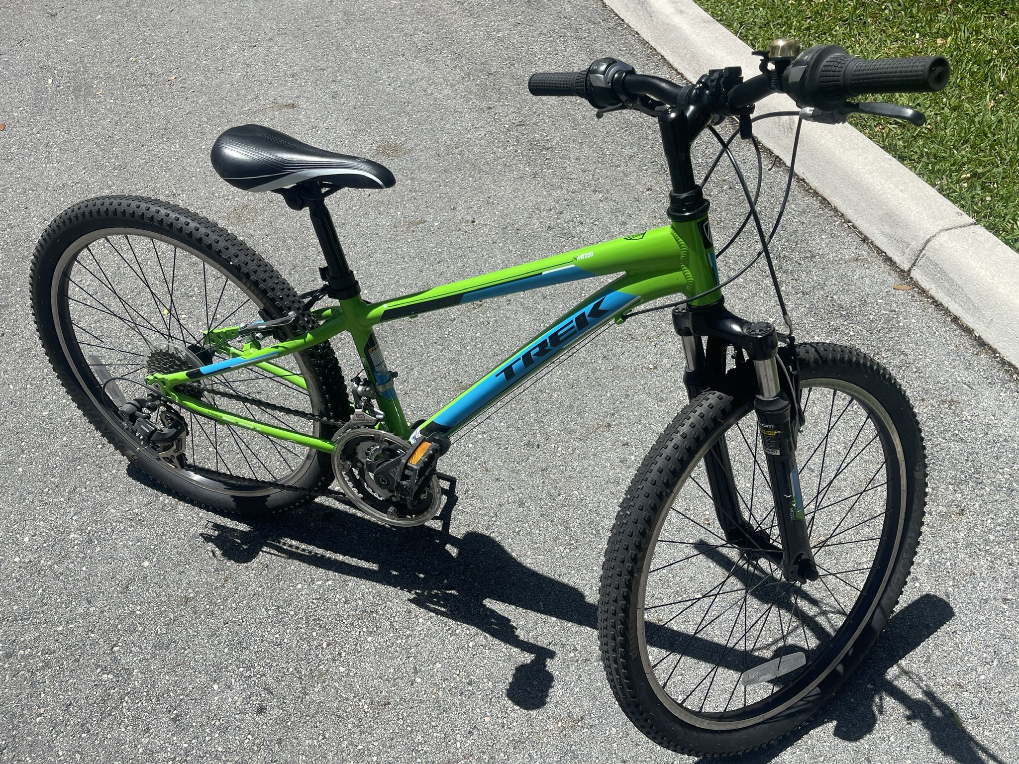 Trek MT 220 24” wheel Kids Mountain Bike for Sale in Hollywood, FL
