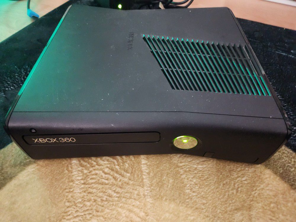 Xbox 360 4gb Slim Bundle