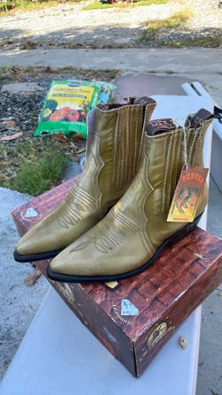 Women’s short boots