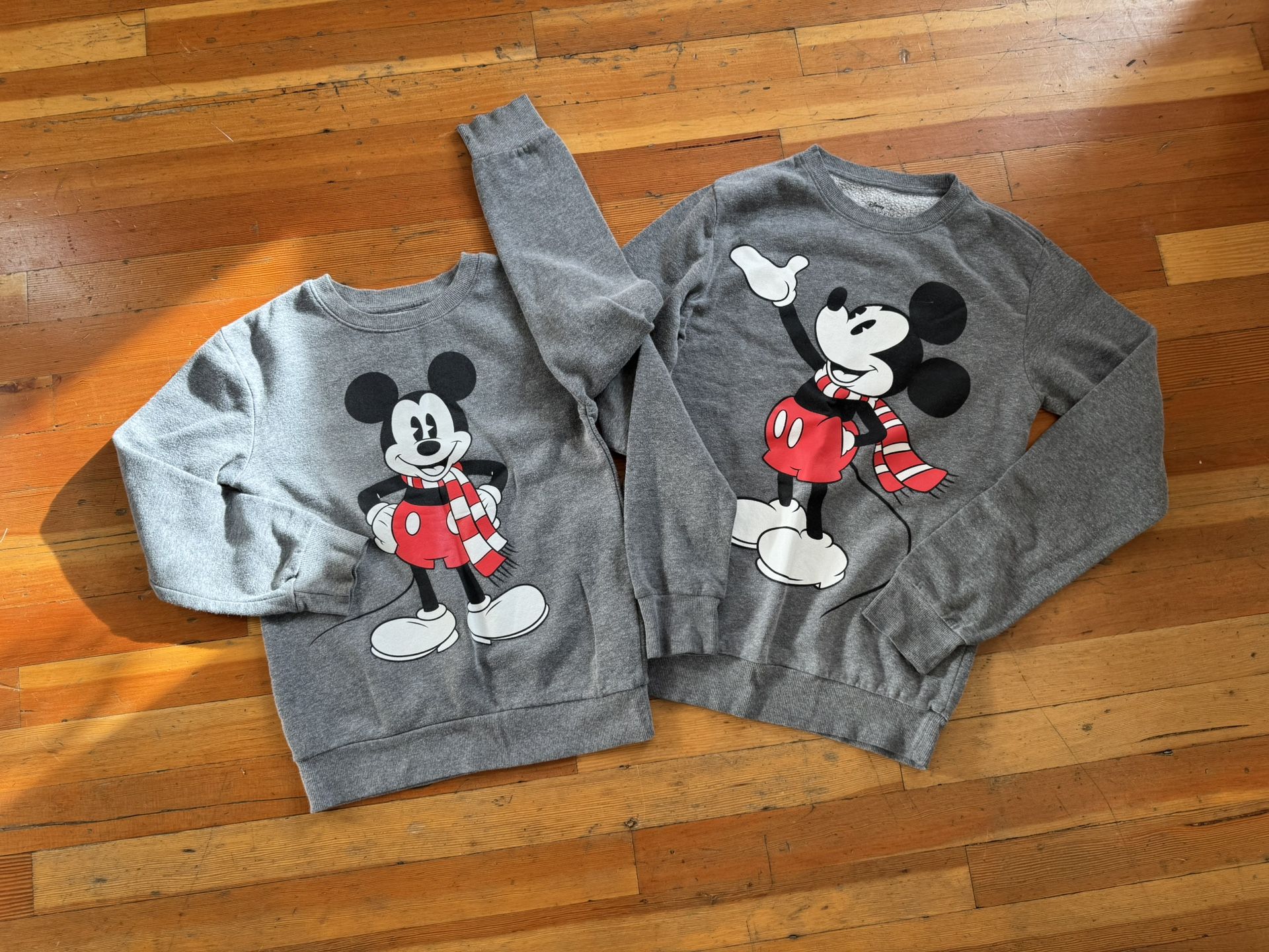Pair Of Mickey Mouse Sweatshirts Disney YM XS