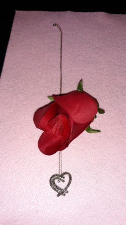 51 Green diamonds heart necklace