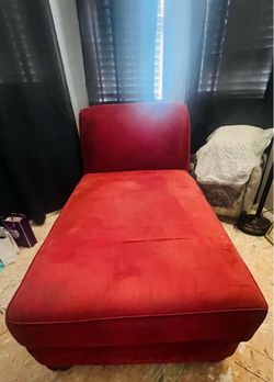 Chaise lounge chair red