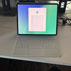 iPad Pro M1 Cellular And Magic Keyboard 