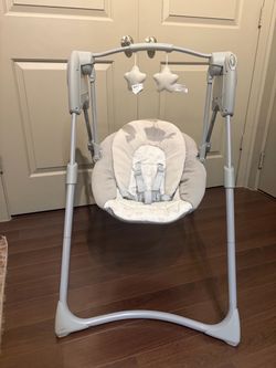 Graco Slim Spaces Baby Swing