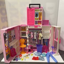 Barbie Dream Closet Playset with 35+ Clothes and Accessories Mirror and Laundry