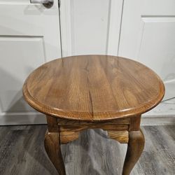 BROYHILL Lenoir House Solid Oak Country French ″ Oval Accent End Table