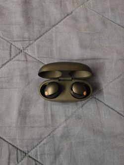 Sony Xm5 earbuds