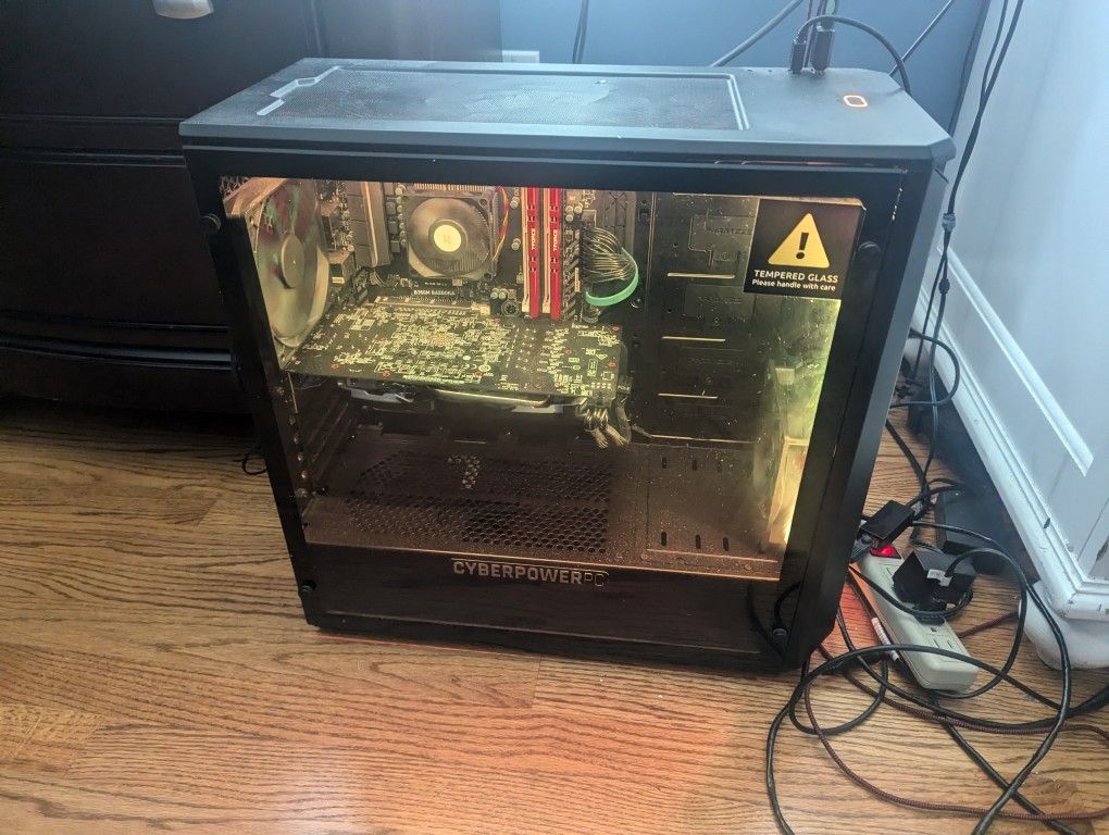 Cyberpower Gaming Computer with RX 580