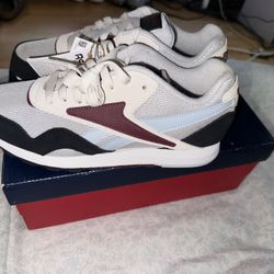 Reebok Brand New Never Used Ask 60