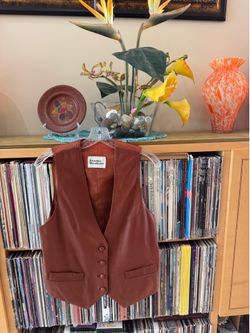 PRICE DROP: MADE in the USA, LEATHER WAREHOUSE, VTG COGNAC LAMBSKIN LTHR VEST,M
