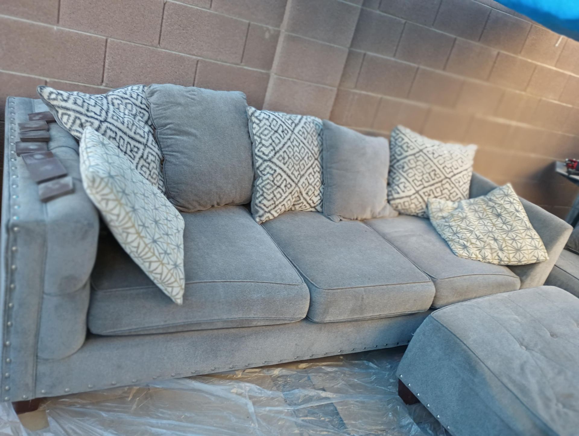 Sectional (Sofa)
