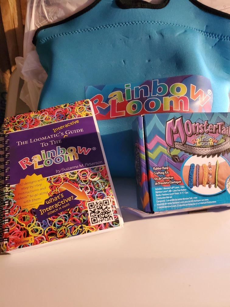 Rainbow loom bracelet and animal maker