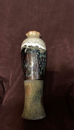 Vintage 19 inch Hosley tm potteries vase