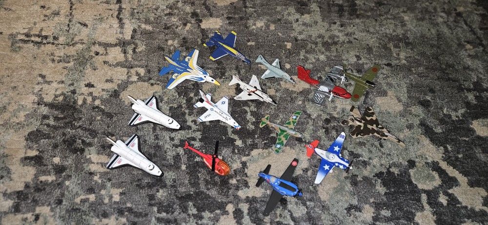 14 Diecast Aircraft
