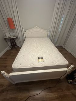 White Wood Four-Poster Bed Frame with Mattress