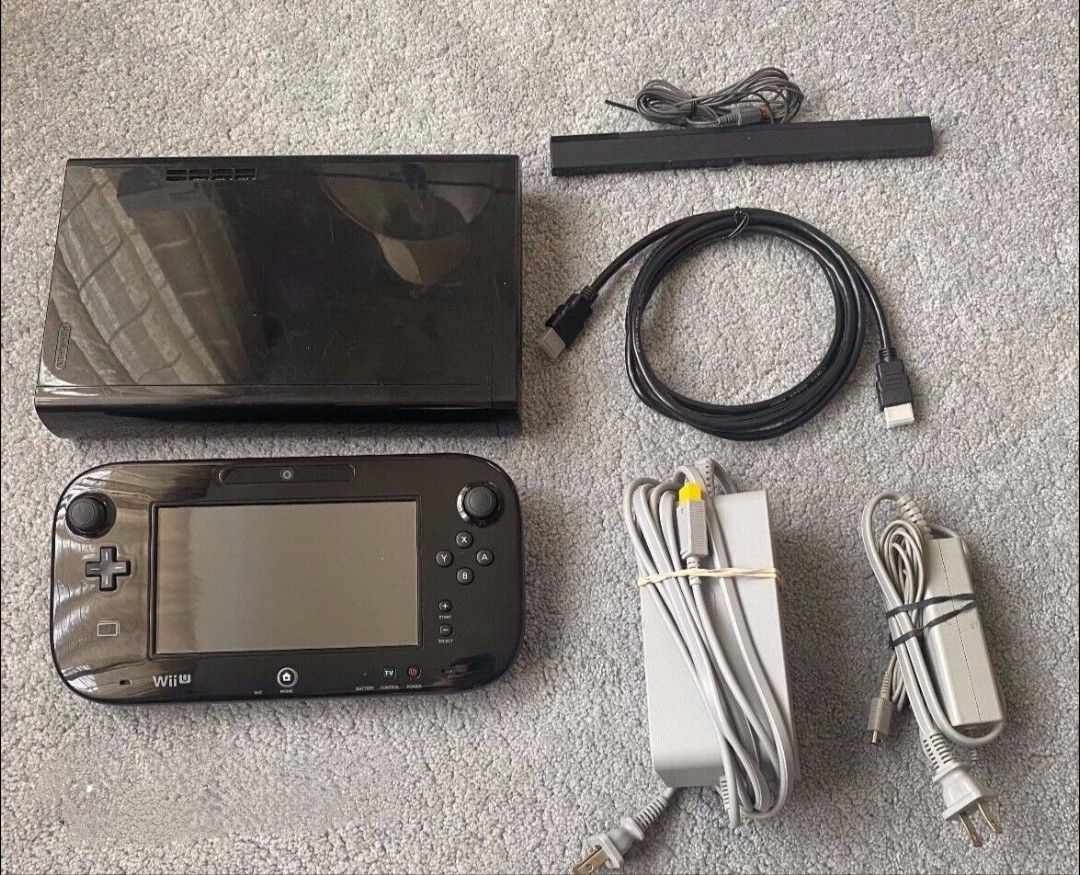 Wii U Pad And Console With Controller
