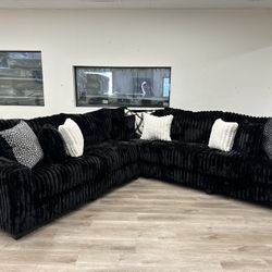 OVERSIZE BLACK SECTIONAL 