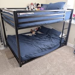 Full Size Bunk Bed With Mattresses 