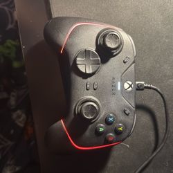 Xbox/PC Gaming Controller Razer Wolverine V2 Chroma