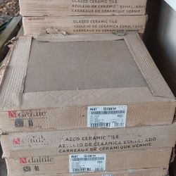 400 Sq Ft. Ceramic Tile Floor