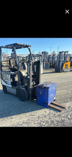 Electric forklift