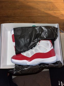 Jordan 11 Cherry Size 9
