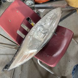 2011-13 Ford fiesta rh headlight or best offer