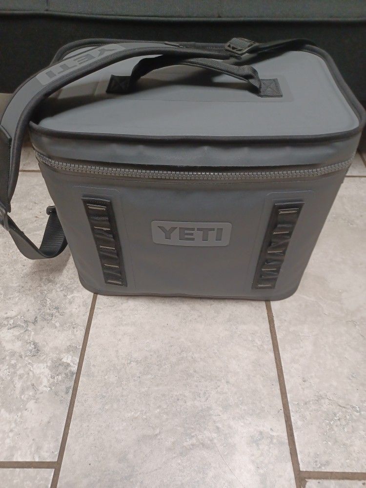 Yeti Cooler for Sale in Phoenix, AZ - OfferUp