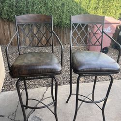 Swivel barstools