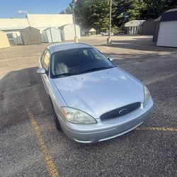 2004 Ford Taurus