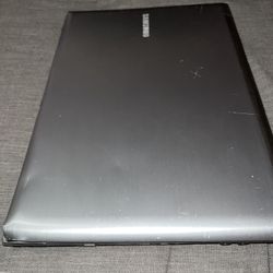 Samsung NP-QX411L 14" Laptop No SSD Or Ram For Parts Only