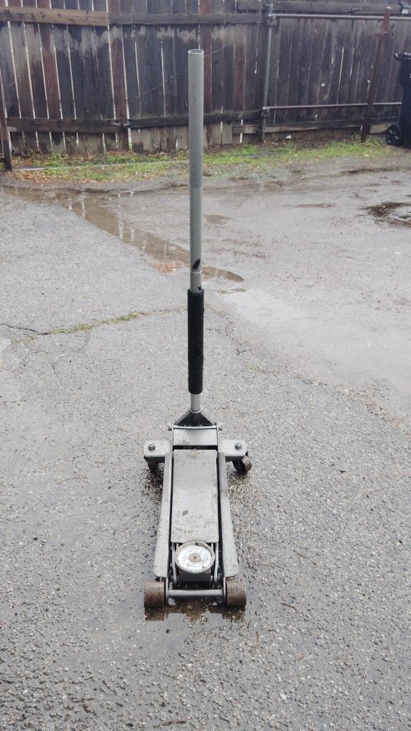 Pittsburgh 3 ton Jack