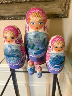 Wooden nesting dolls 1992s