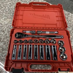 Milwaukee 22 Piece 1/2” Drive Socket Set SAE 48-22-9410