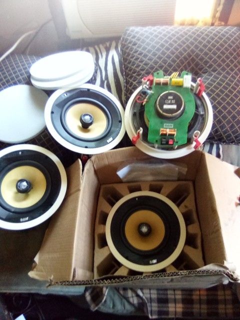 Sonance 8in round in ceiling speakers