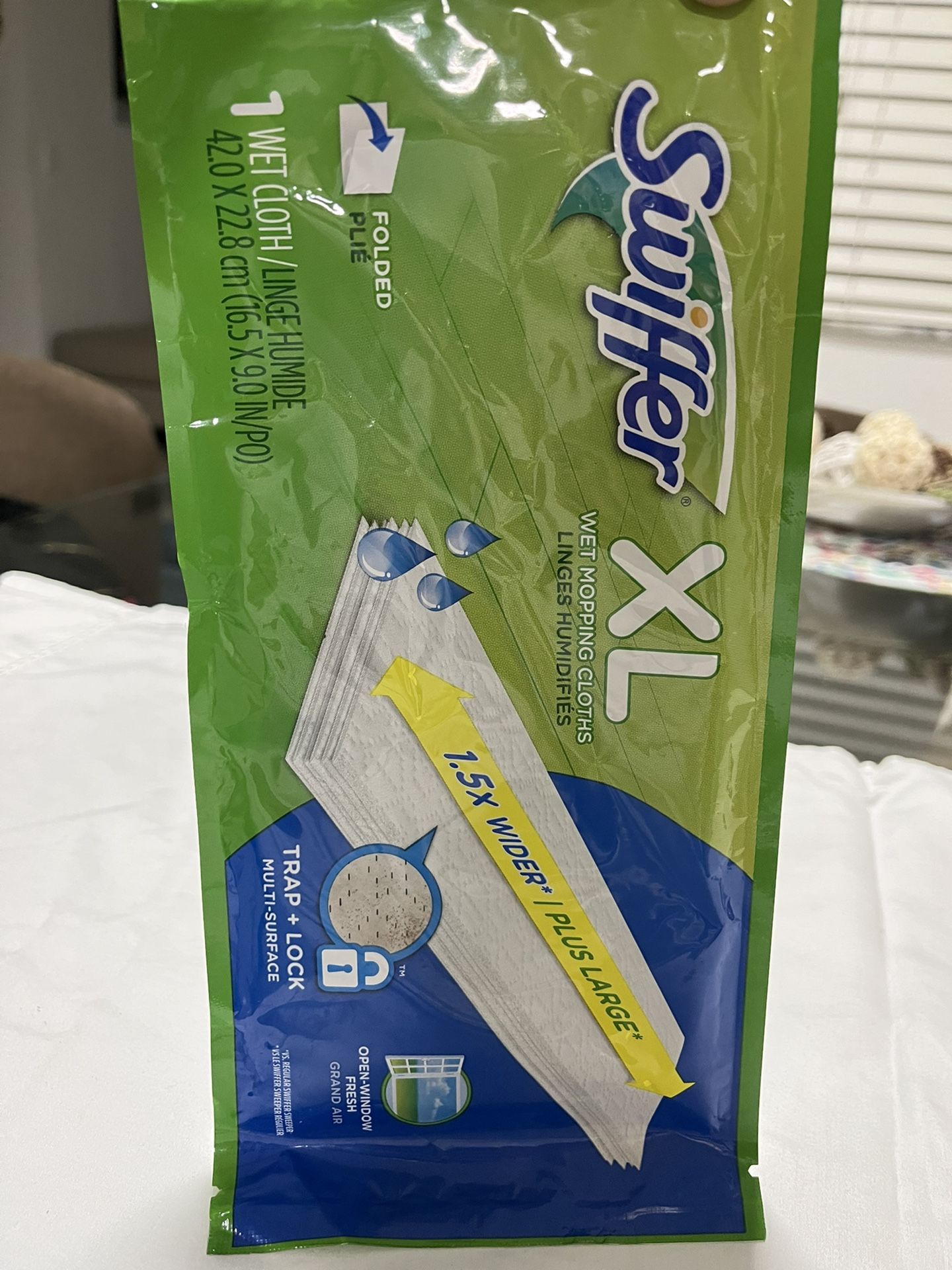 Swiffer XL Wet Mopping Clothes Linges Humidifies 1 Wet Cloth 1.5x Wider