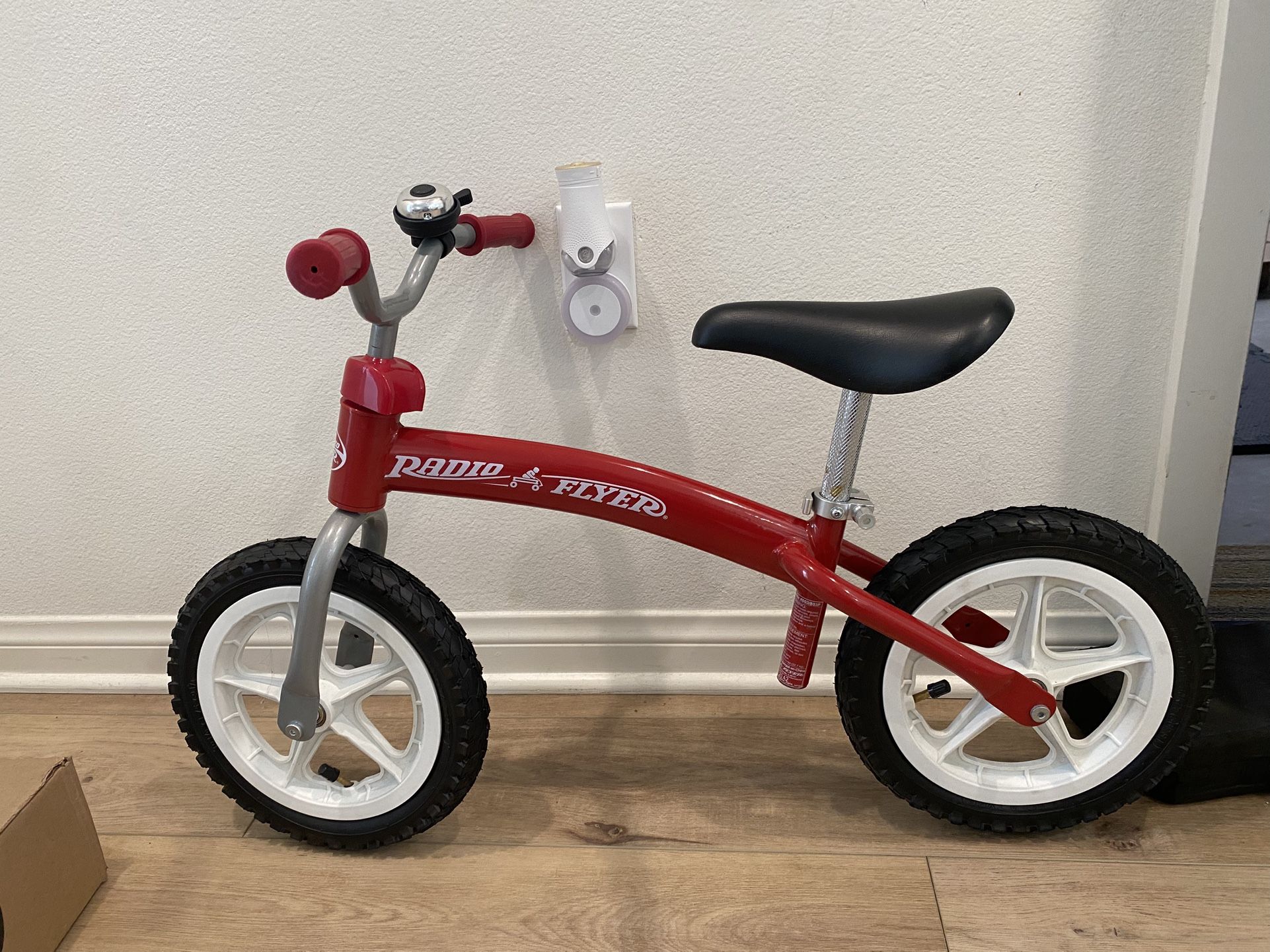 Brand New - Radio Flyer Kids Glide and Go Balance Bike