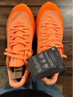 Arc'teryx Norvan LD brand new womens 7 in flicker/lumos
