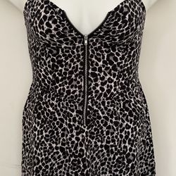 GENTLY USED - DIVIDED BY H&M, SIZE 8 (looks more like a SMALL), ZIP FRONT RAYON ANIMAL PRINT DRESS