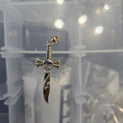 14kt GOLD PENDANT KNIFE WITH SKULL