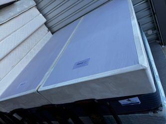 Original Tempur-Pedic King Box Spring