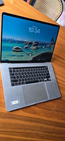 MacBook pro 16" i7 a2141