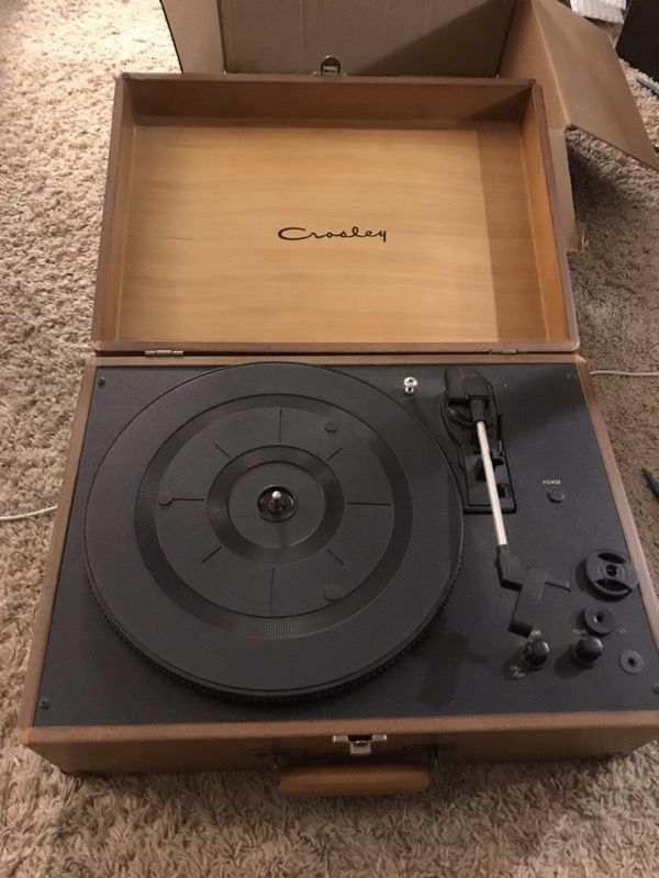 Crosley CR6249U-NA1 record player turntable used works great!