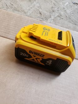 LIKE NEW DEWALT BATTERY 20V XR 4 AH