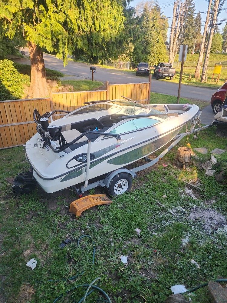 1997 Celebrity Boat 17ft